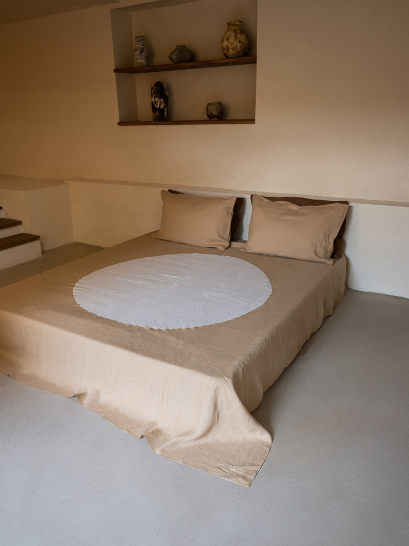 Astra Linen Bed Throw Medium | Sand & Salt