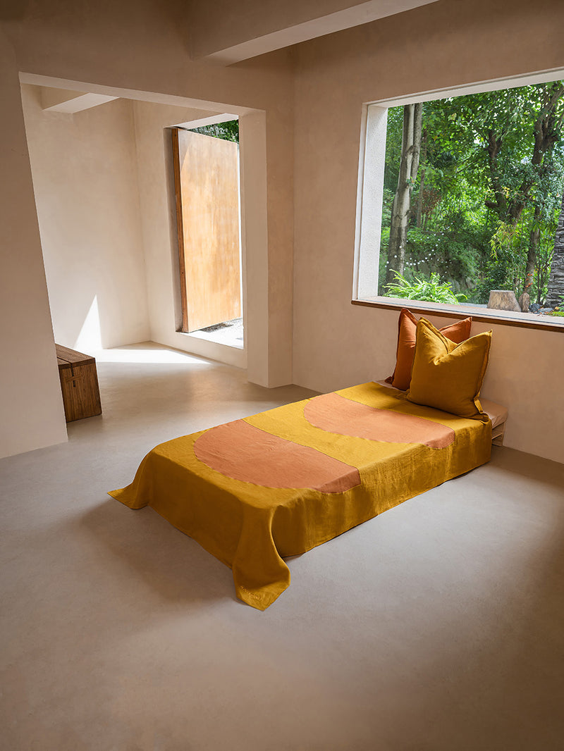 Crescent LINEN Bed Throw | CURRY & PAPRIKA