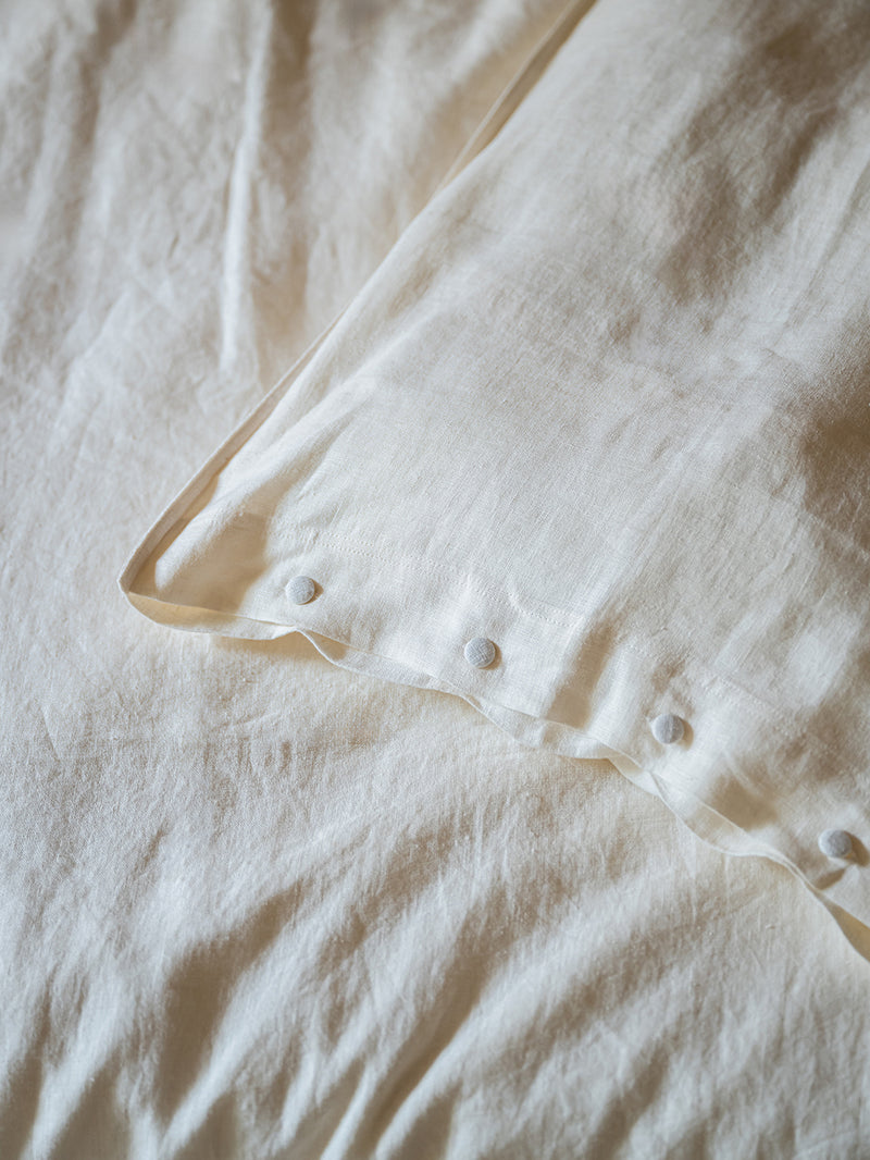 Heavy Hemp Button Pillowcases Set (Of Two) | Off White