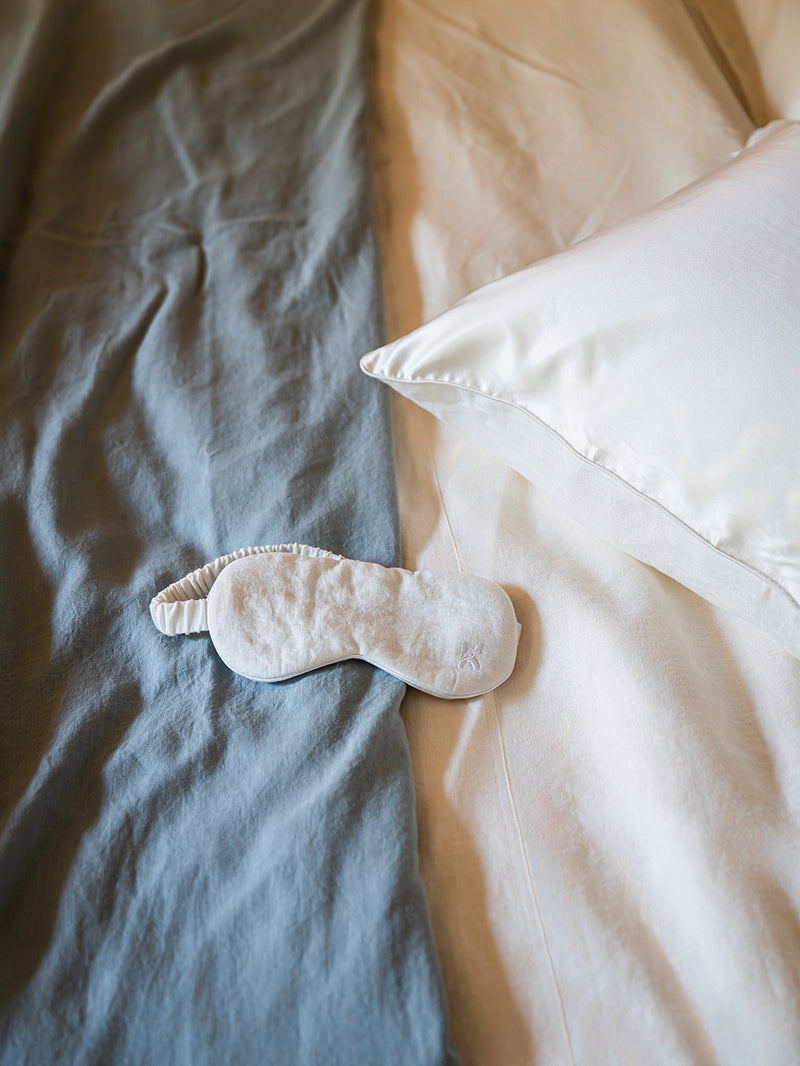 Silk Hemp Flip Pillowcase + Eye Mask Set | White